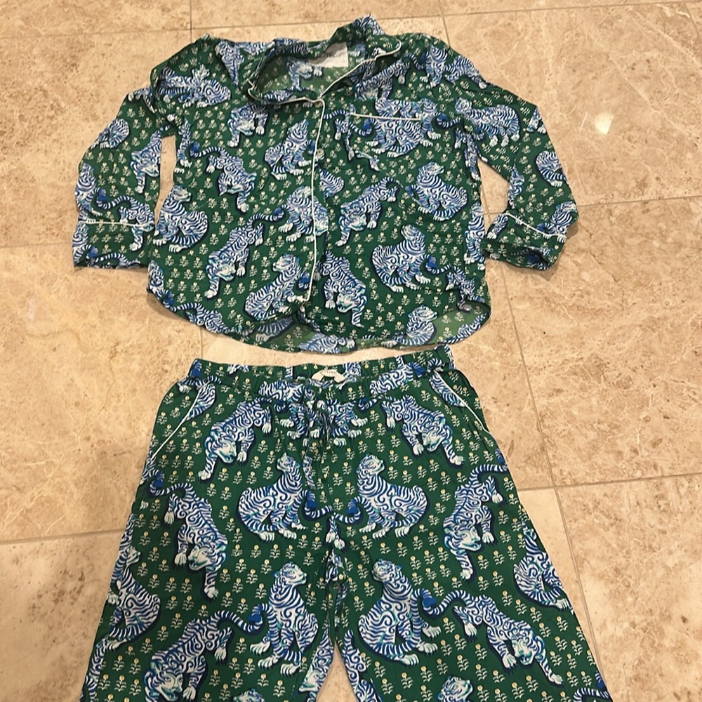 Printfresh tiger print pajama set